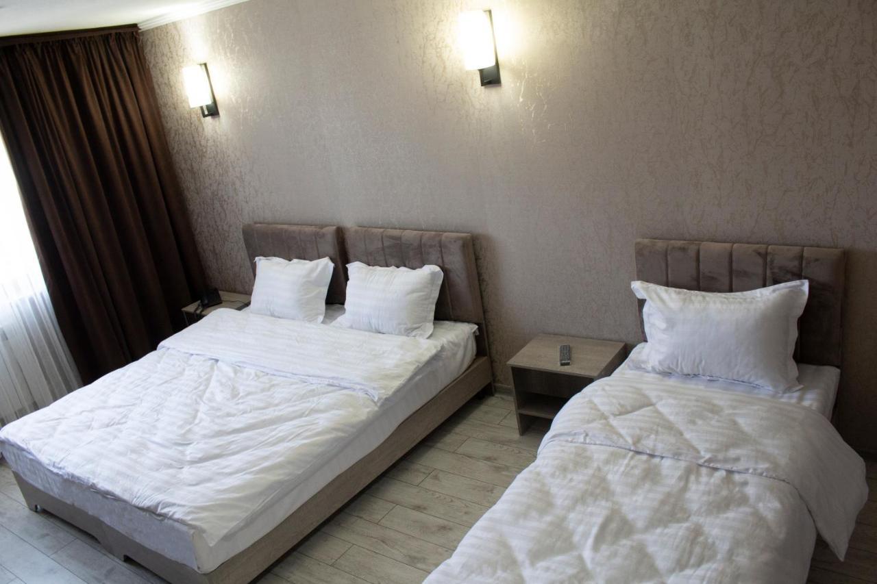 Artist Regenci Hotel Tashkent Exterior foto
